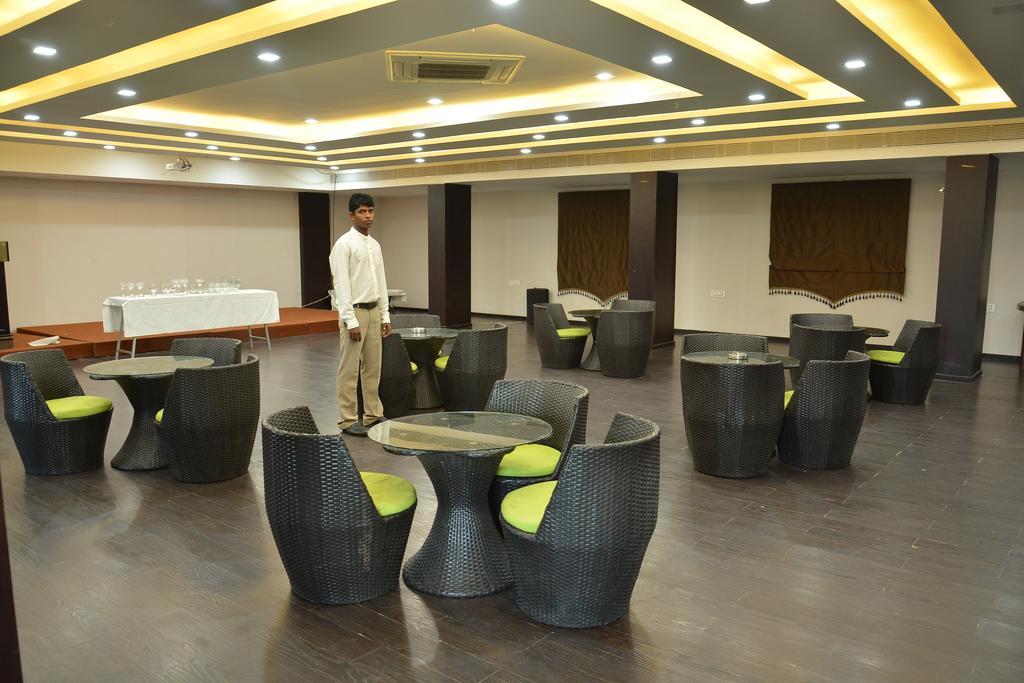 Hotel Palmyra Grand Suite - Tirunelveli Exterior foto